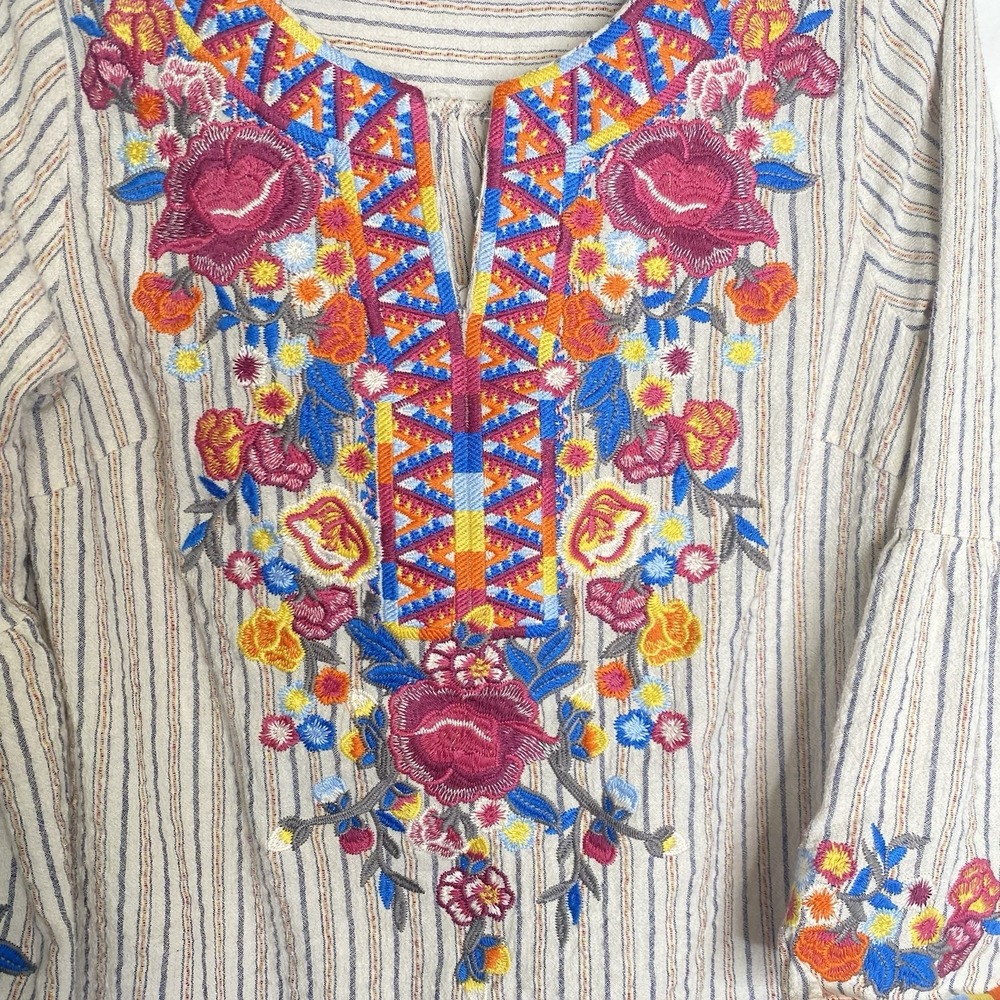 Savanna Jane Embroidered Floral Stripe‎ Popover Top 3/4 Bell Sleeve Beige Sz M - Picture 2 of 7